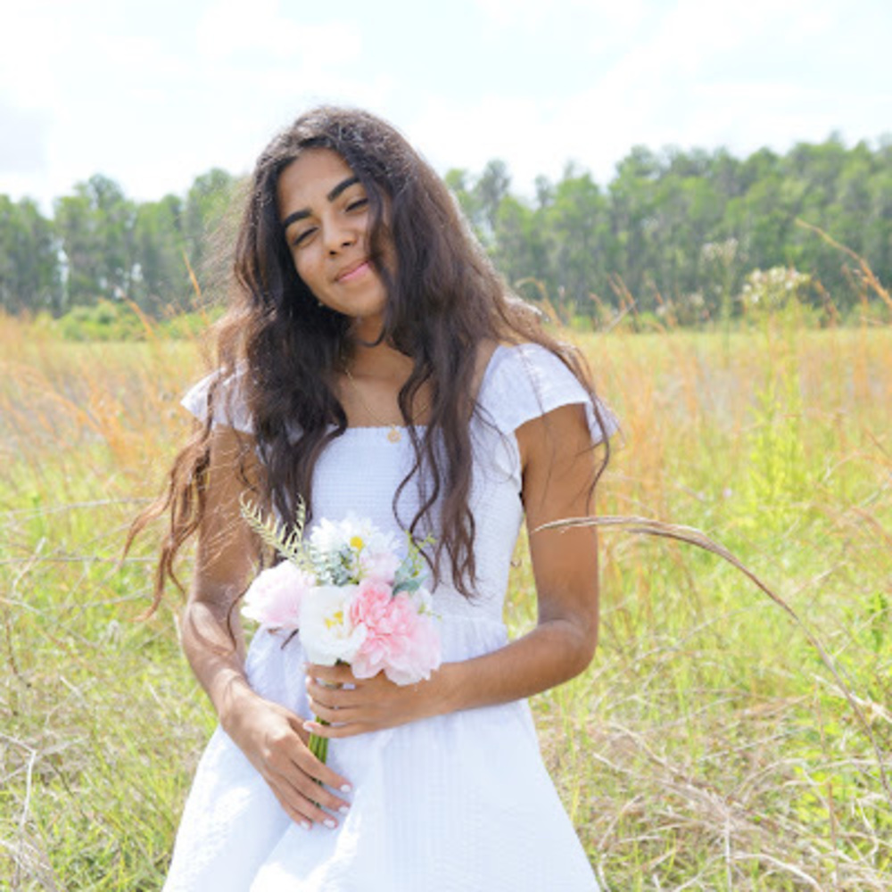 Meet your Posher, Alizeh